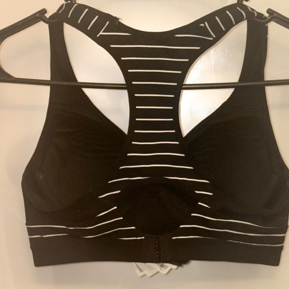 Cotton On Racerback Sports Bra in 32B - Picture 2 of 2